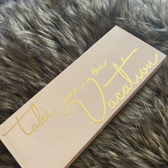 Kylie Cosmetics Take Me On Vacation Palette - Picture 2 of 3